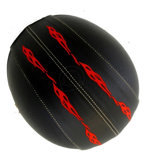 Casco con fiamme