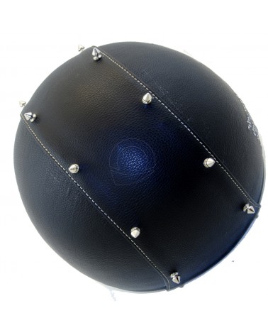 Casco borchie